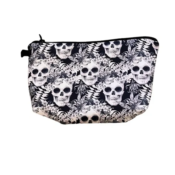 Skulls & leaves makeup bag - Picture 2 of 7
